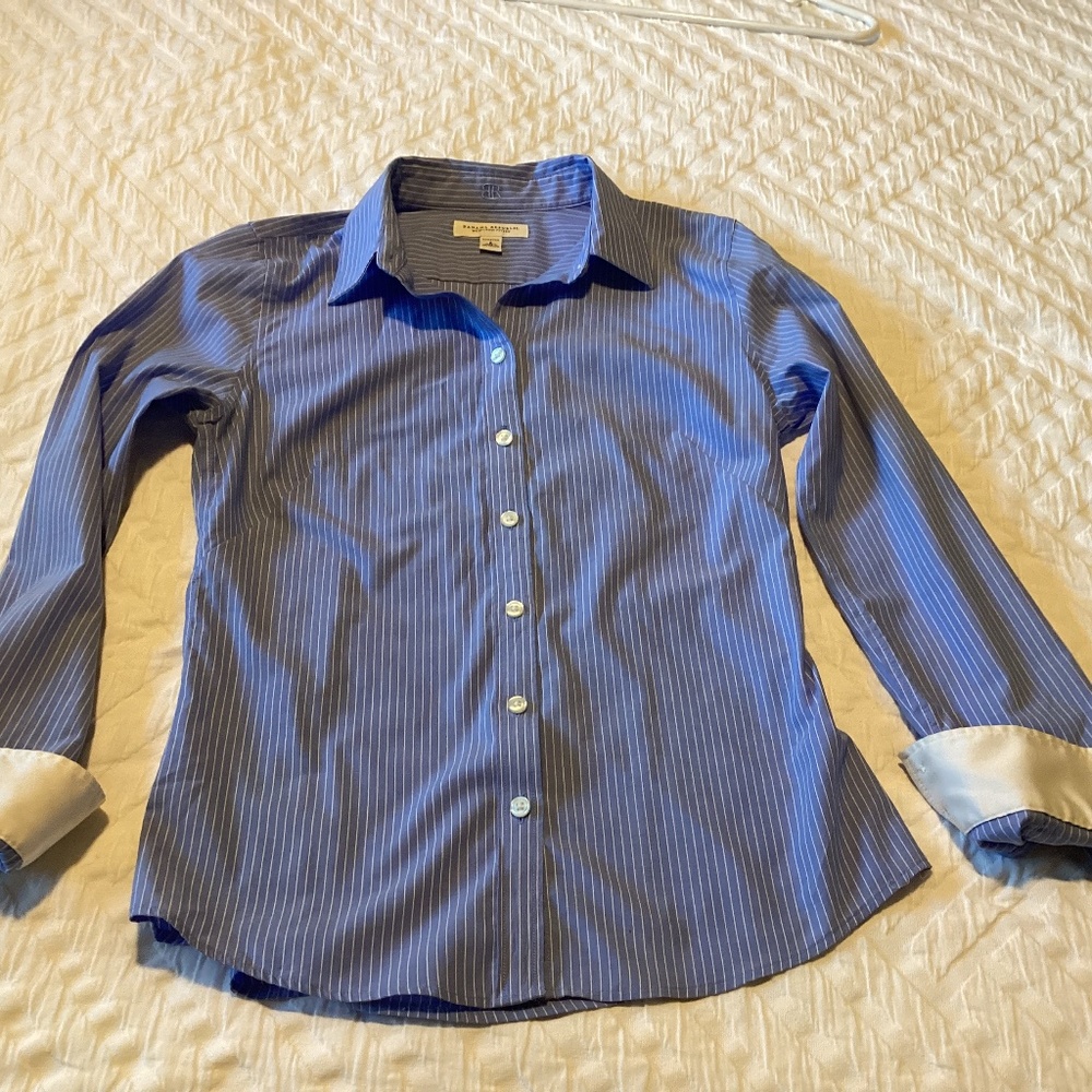 Banana Republic stretch non iron fitted blouse